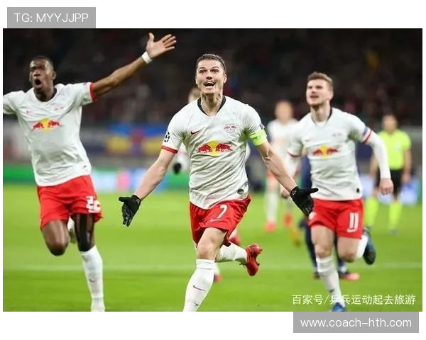 球场闪耀之星 足球短袖球员风采大揭秘