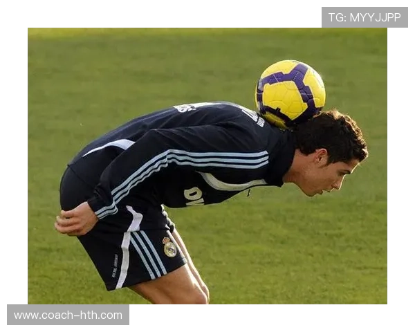 足球沙雕球星高清图片合集展现足坛幽默与创意的趣味瞬间